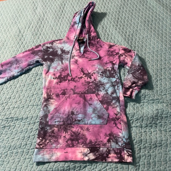 Hot Topic Tops - Hot Topic tie dye tunic hoodie